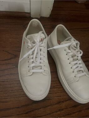 Women’s Classic White Leather Low-Top Sneakers
